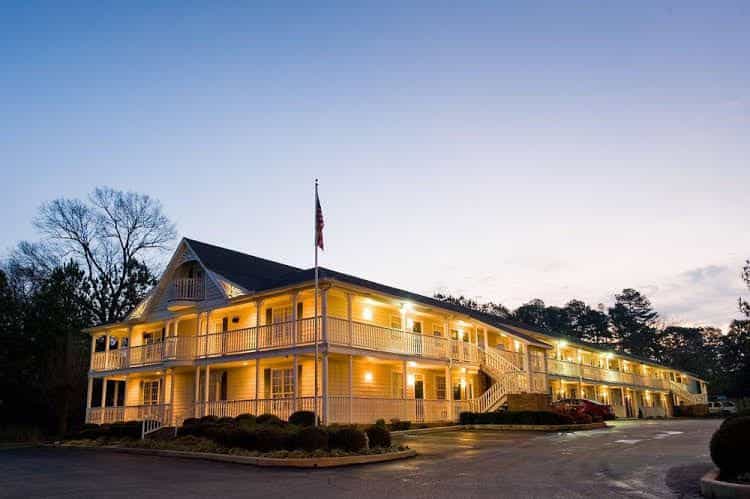 Plantation Oaks Suites and Inn