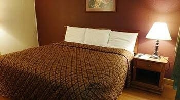 Wapak Inn and Suites0