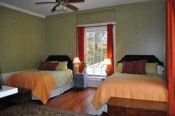 Early Inn at the Grove0