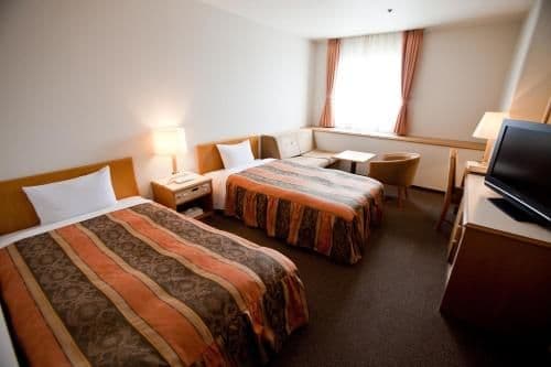 Twin Room with Sofa Bed - Non-Smoking