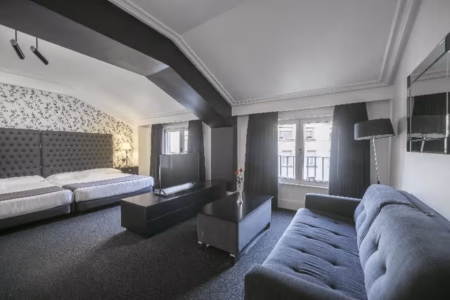 FAMILY ROOM DELUXE