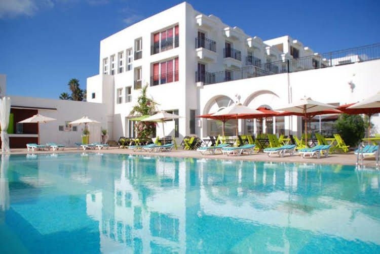 La Playa Club0