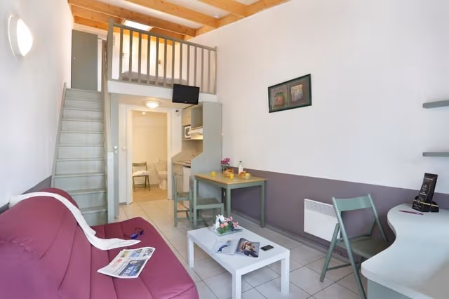 APARTMENT DUPLEX