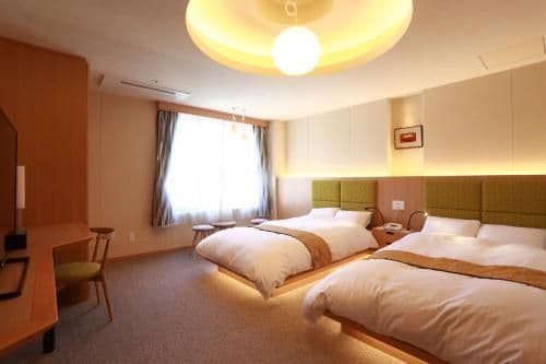 Junior Suite - Top Floor - Non-Smoking