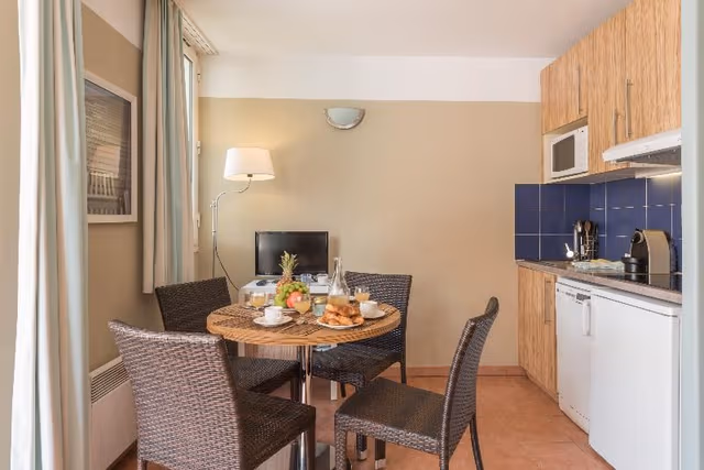 APARTMENT CAPACITY 4 ONE BEDROOM
