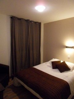 Blue Hotel2