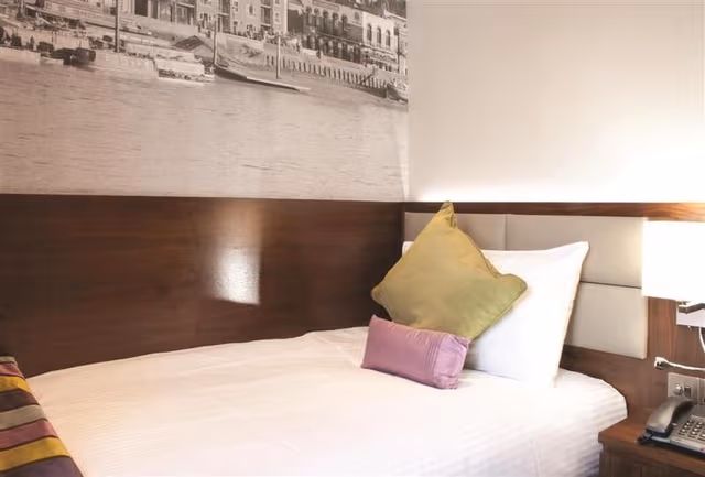 SINGLE ONE BED