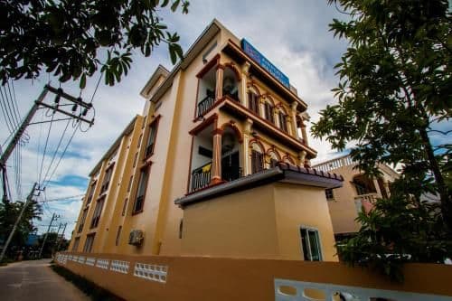 Family Room with Balcony for 3 People (Free Round Trip Airport Transfer)