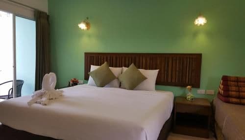 Deluxe Double Room with Balcony (Free Round Trip Airport Transfer)