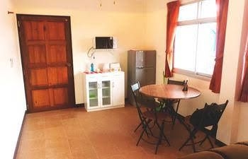 เมอร์ลิน พลาซ่า อพาร์ตเมนต์ (Merlin Plaza Apartments)0