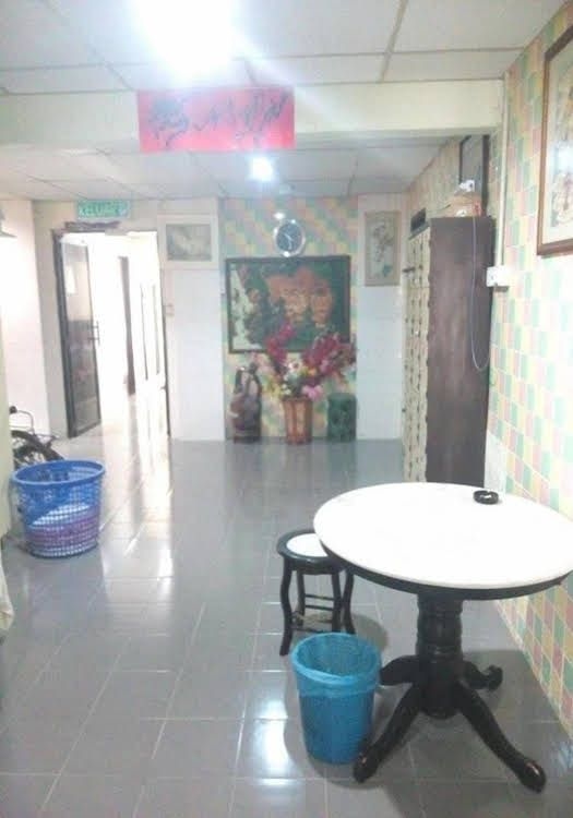 Oasis Hostel0