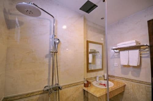 Deluxe Double or Twin Room with Partial Sea View