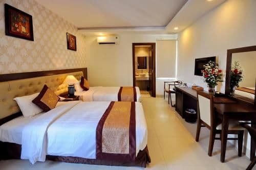 Deluxe Double or Twin Room with Partial Sea View