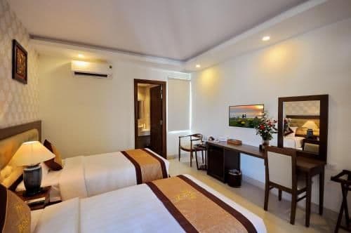 Deluxe Double or Twin Room with Partial Sea View