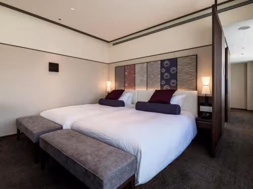 Suite with River View - Non-Smoking