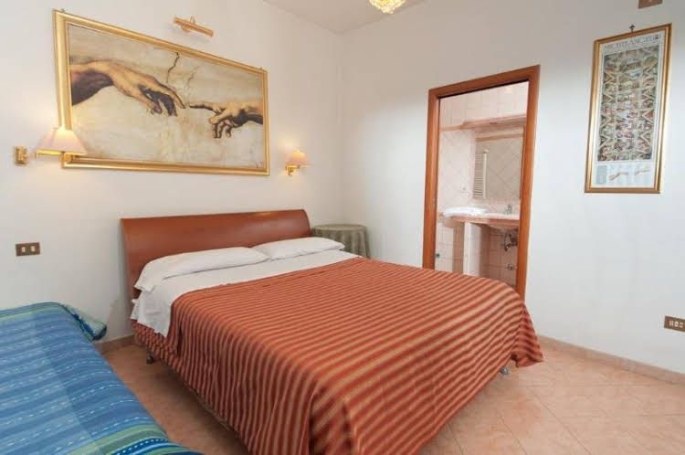 Grand B and B Suites At Saint Paul0