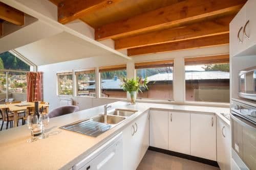 Apartment with Lake View