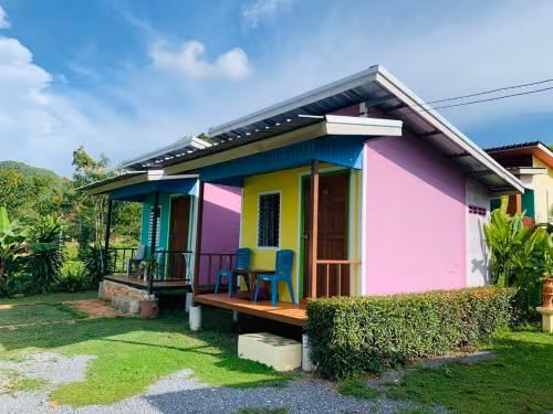 Bungalow with Garden View