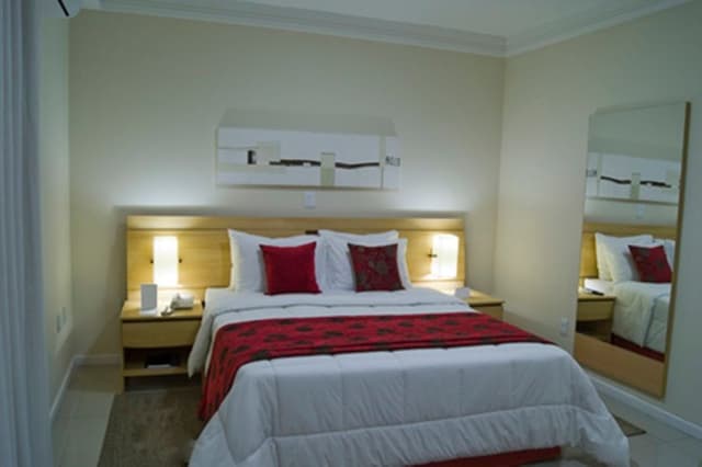 SINGLE LUXURY