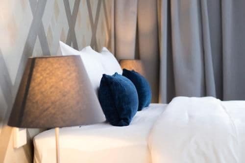 Premier Corner Room
