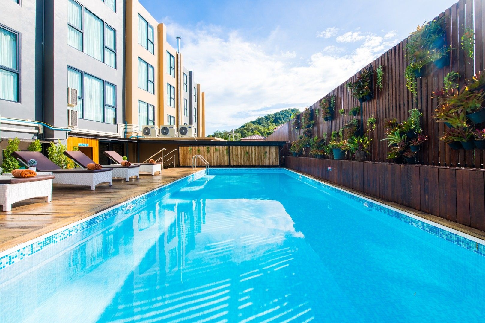 โรงแรมเทตริส (Tetris Hotel)1