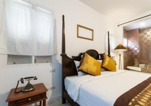 Deluxe Double Room with RoundTrip Transfer