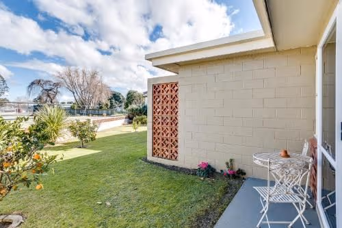 Queen Room with Garden View