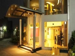 QUBE Studios (Glow Greater Noida)4