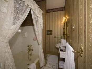 Port City Victorian Inn
