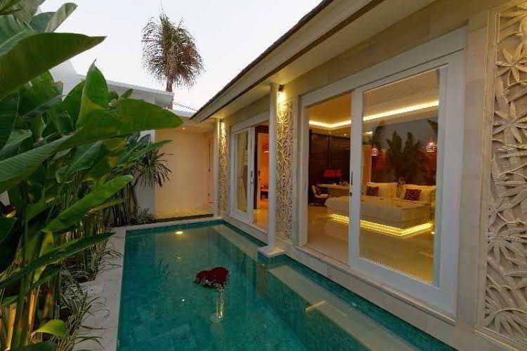 CROWN BALI VILLA SEMINYAK CROWN BALI VILLA SEMINYAK