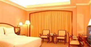Gold Hotel2