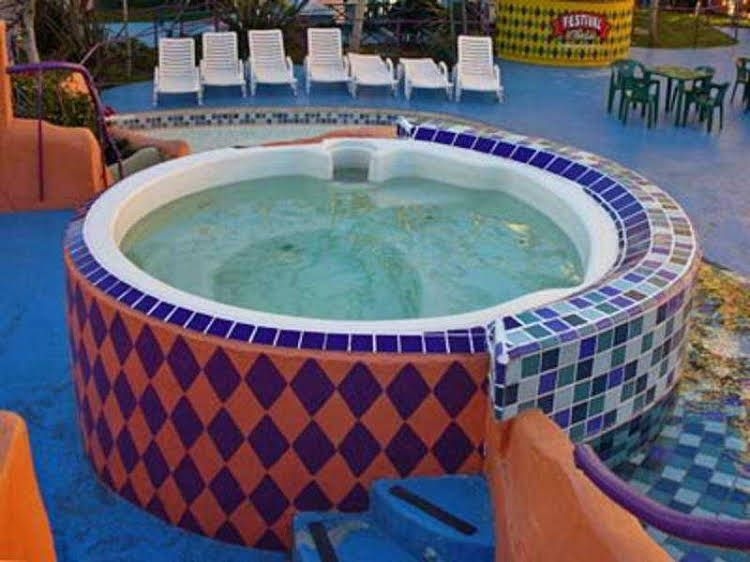 Festival Plaza0
