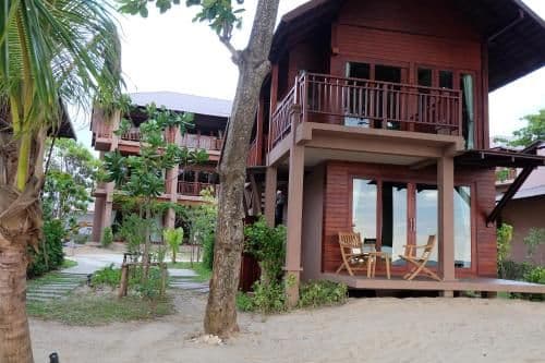 One-Bedroom Villa with Beach front