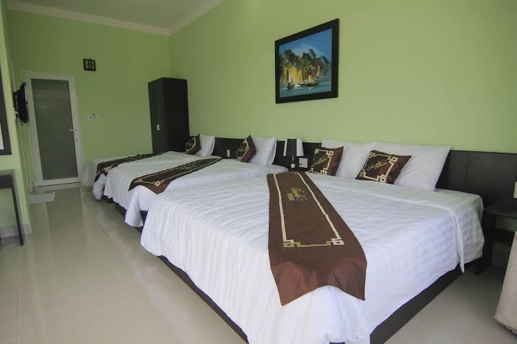 Chau Plus Homestay0