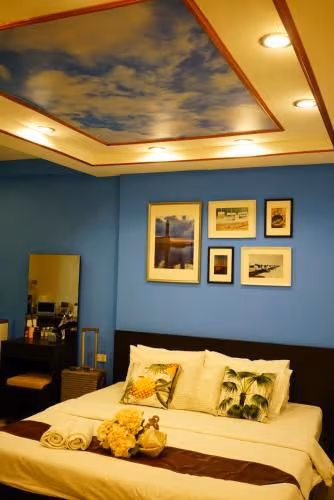 Deluxe Suite with Bath