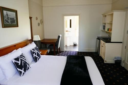 Studio suite with separate single bedroom