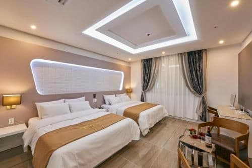 Deluxe Twin Room