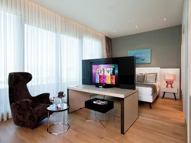 SUITE WITH TERRACE
