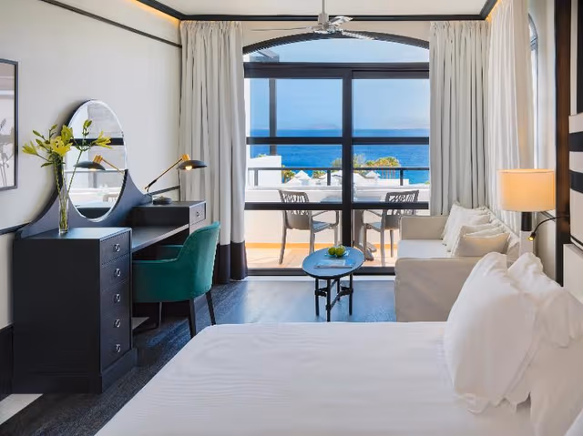 QUADRUPLE SEA VIEW