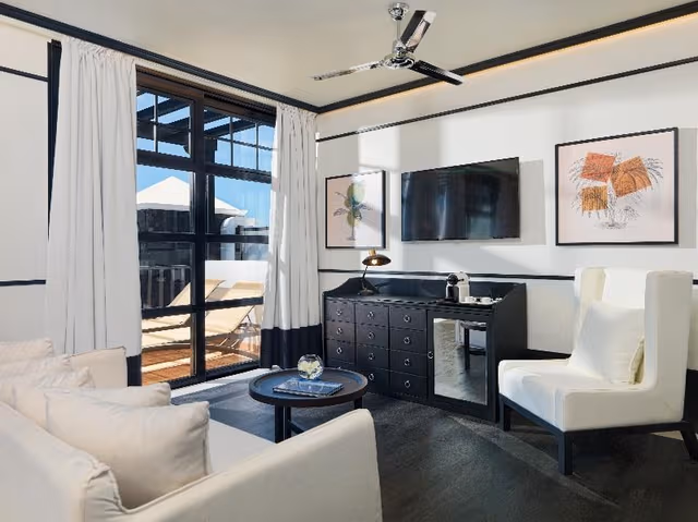 DOUBLE ONE BEDROOM