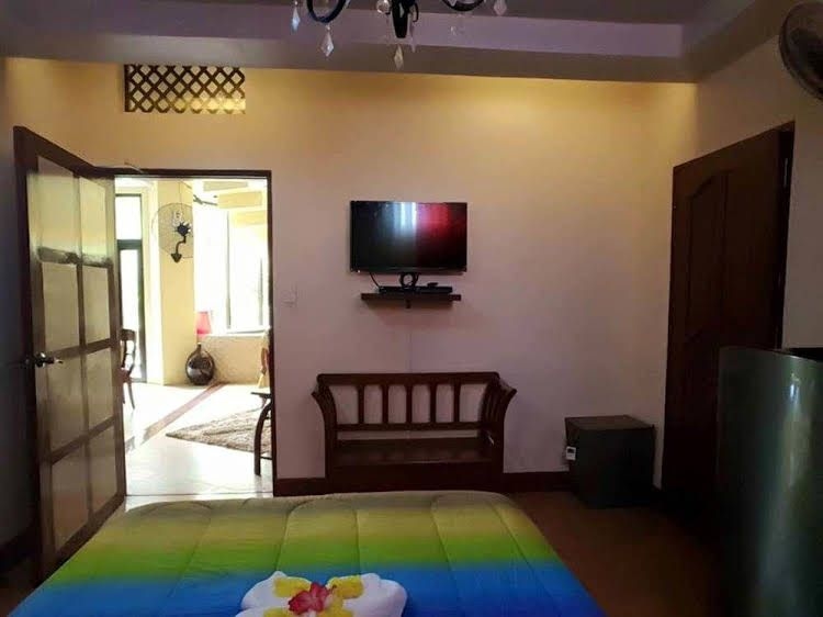 MACTAN BREEZE AIRPORT Bed and Breakfast0