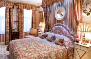 โรงแรมไมล์สโตน เคนซิงตัน (Milestone Kensington Hotel)0