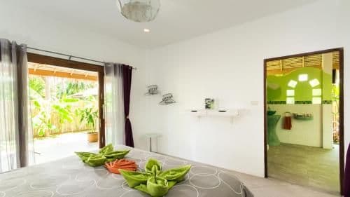 Villa with Garden View