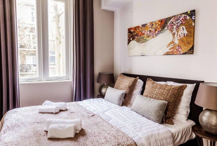 Livias Hideaway: Elegant Canal Livias Hideaway: Elegant Canal