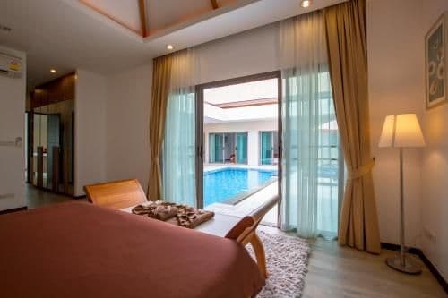Villa with Garden View