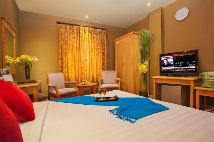 Silverland Inn0