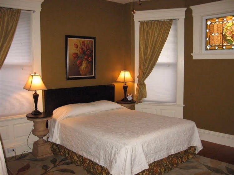 Waller House Inn0