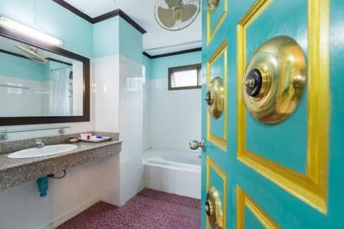 One Bedroom Apartment with Sea View
