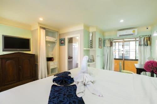 One Bedroom Apartment with Sea View