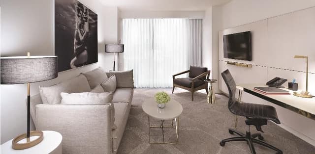 SUITE KING SIZE BED